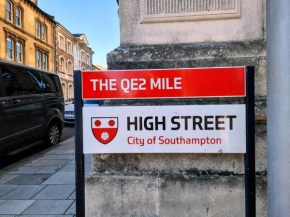 Splendid High Street 2 BR Apartment - King Bed - Wise Stays